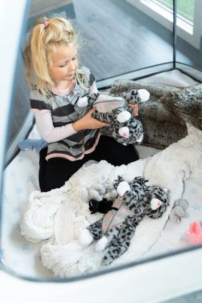 Familiebamse – Kattemor med kattunger