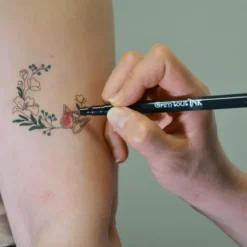 Fargelegg-selv-tatoveringer - Flower Power