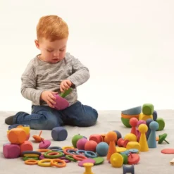 Montessori regnbue sett, 84 deler