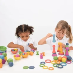Montessori regnbue sett, 84 deler
