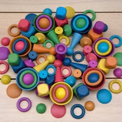 Montessori regnbue sett, 84 deler