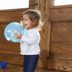 Myk regnbueball med luft - Inkl. kuler