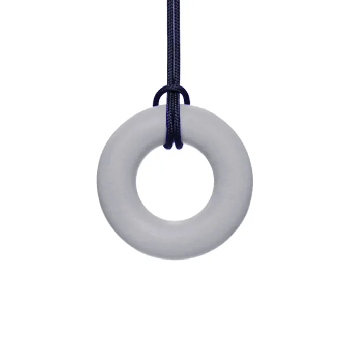Tyggesmykke, Ring - Standard, Lysegrå